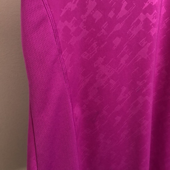 C9 By Champion Short Sleeve V Neck Athletic Shirt Size Large - Picture 3 of 8